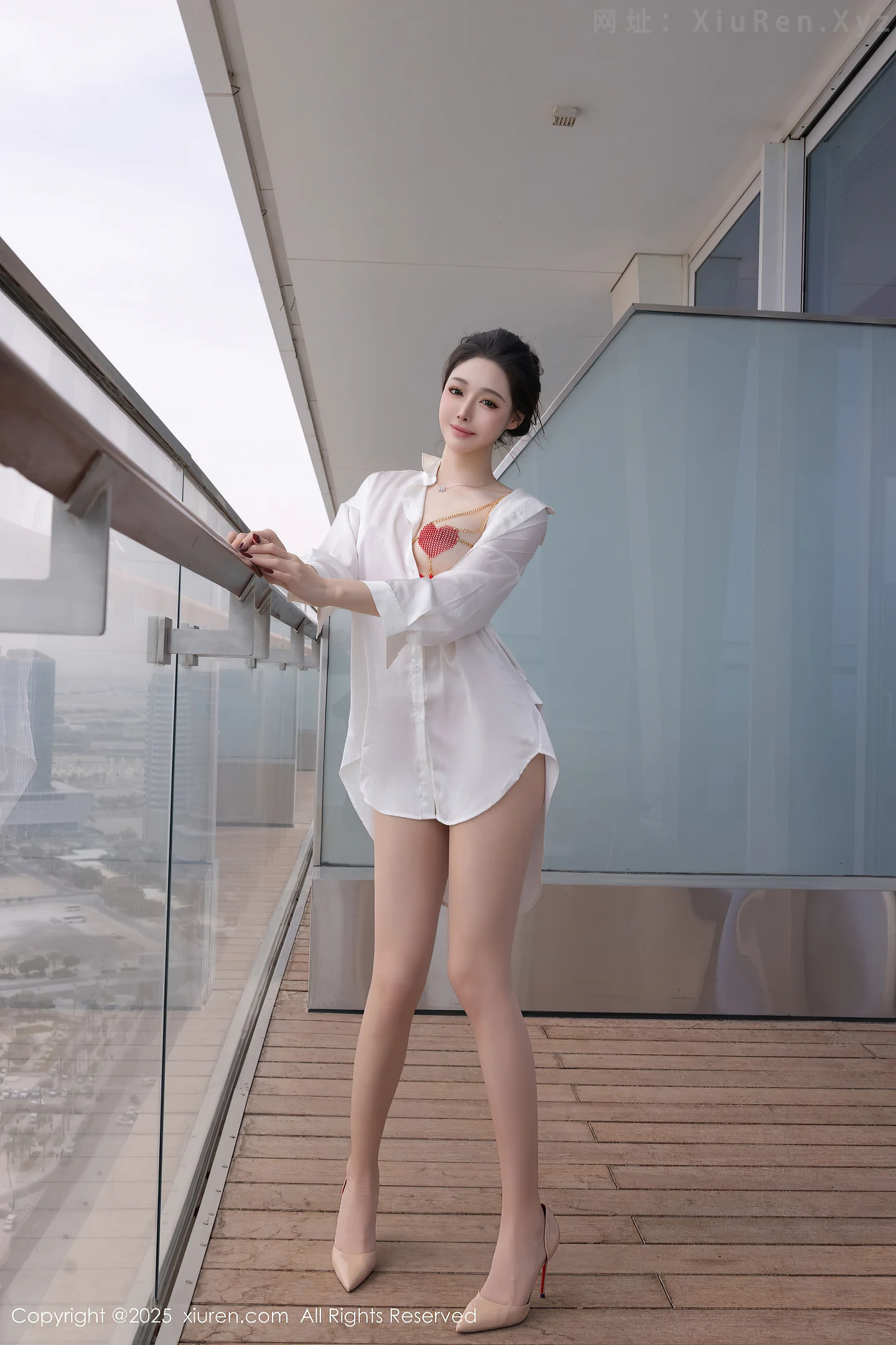 图片[4]-[XiuRen秀人网] VOL.10411 模特小逗逗性感红色情趣内衣配原色丝袜秀曼妙身姿完美诱惑写真84P-秀人网官方网站